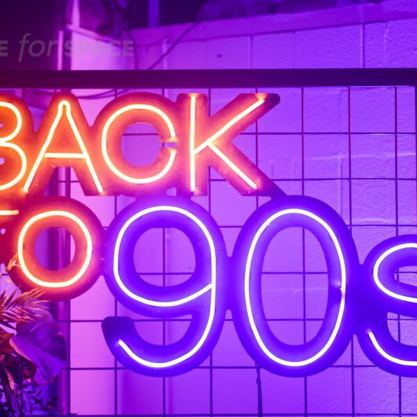 neon Back to 90s na wynajem
